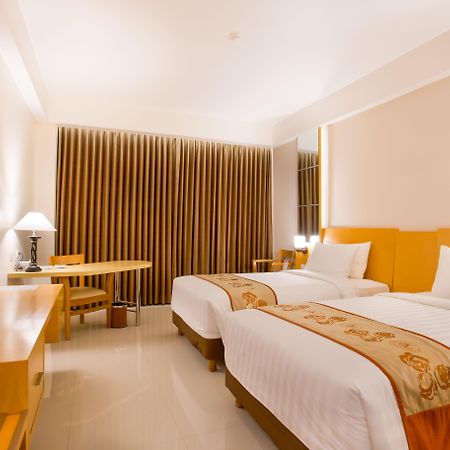 Golden Palace Hotel Lombok Mataram Dış mekan fotoğraf